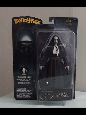 BendyFigs Valak The Nun Action Figure - Black & White